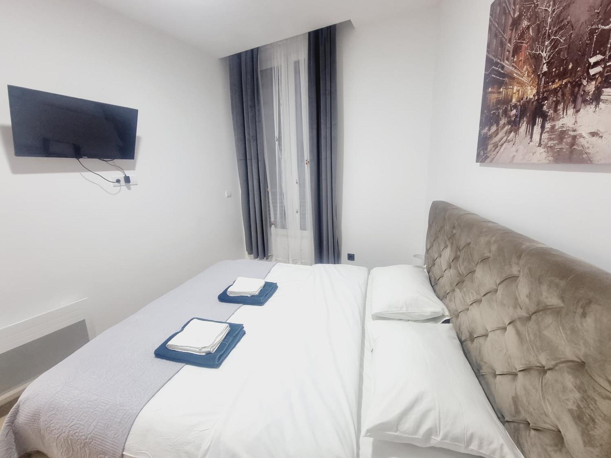 Royal Apartment *